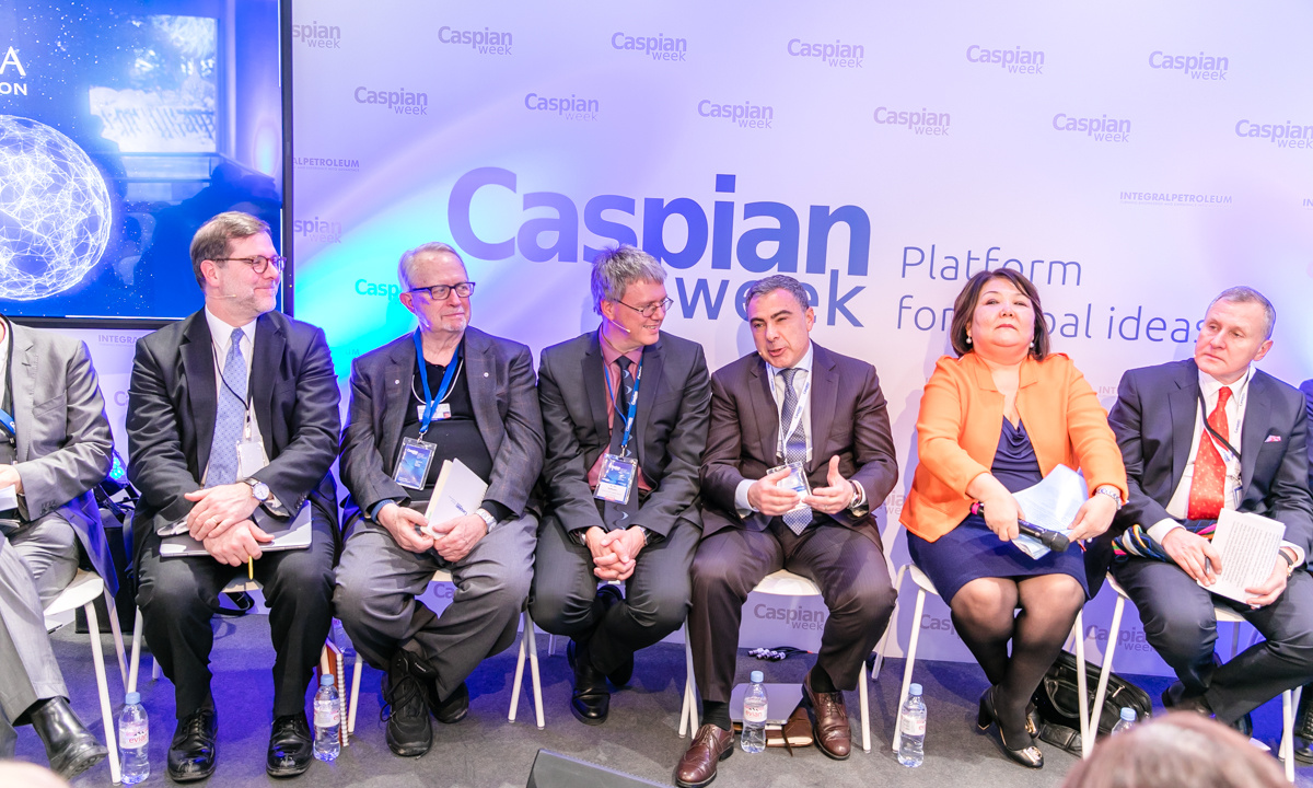 Asgardia | Leon Shpilsky, Minister of Finance of Asgardia, delivers his presentation on Caspian Week in Davos 2019