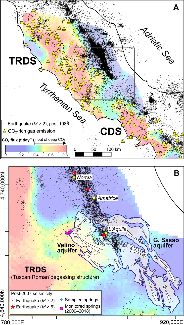 Correlation between tectonic CO2 Earth degassing and seismicity
