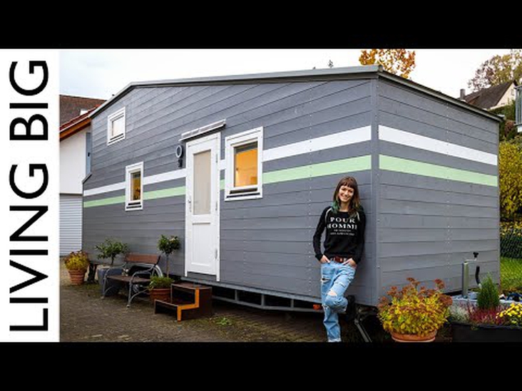 Pro-Gamer Builds Epic Tiny House With Crazy Computer Set-up