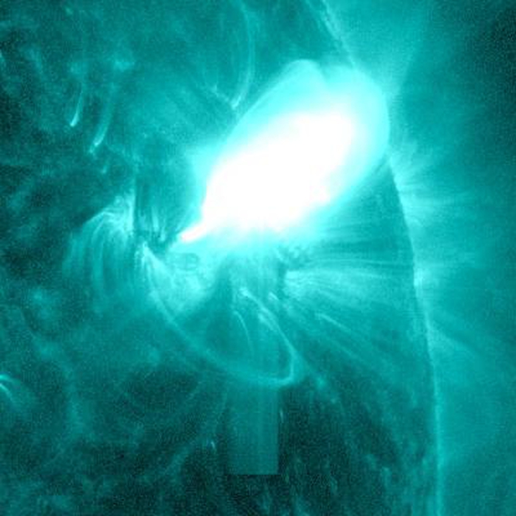 Powerful solar flare will hit the earth