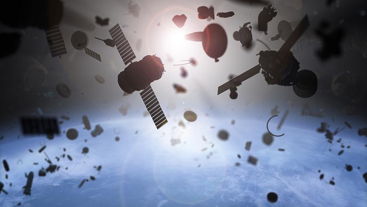 В России был разработан спутник, который будет сжигать солнечными лучами космический мусор на орбите Земли