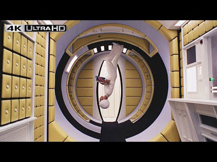 2001: A Space Odyssey 4k HDR | Flight To The Moon
